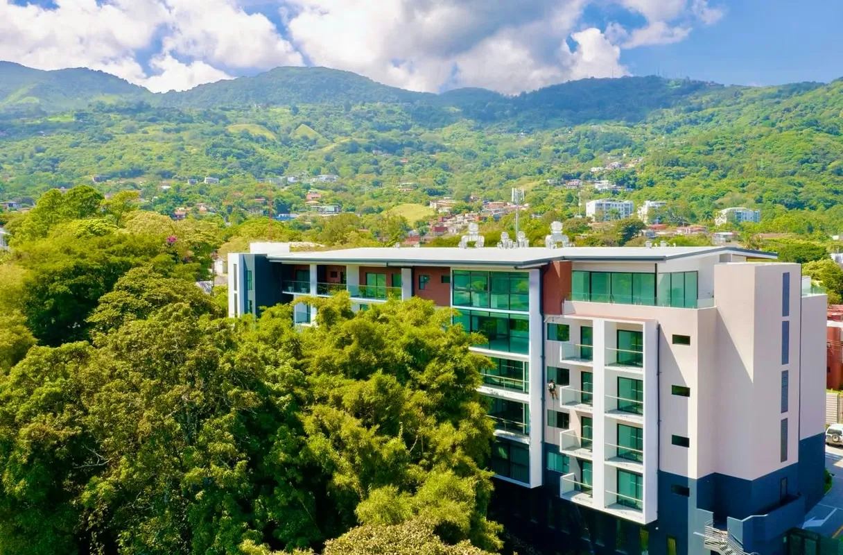Located in one of the most exclusive areas of Escazú, this extraordinary penthouse with 380 m² of living space represents the perfect balance ...