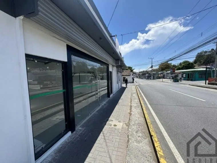 Local nuevo remodelado con la mejor ubicación en Tres Rios centros calle principal, alto flujo de peatones y vehículos. — photo 3