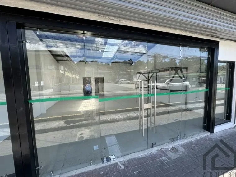 Local nuevo remodelado con la mejor ubicación en Tres Rios centros calle principal, alto flujo de peatones y vehículos. — photo 4