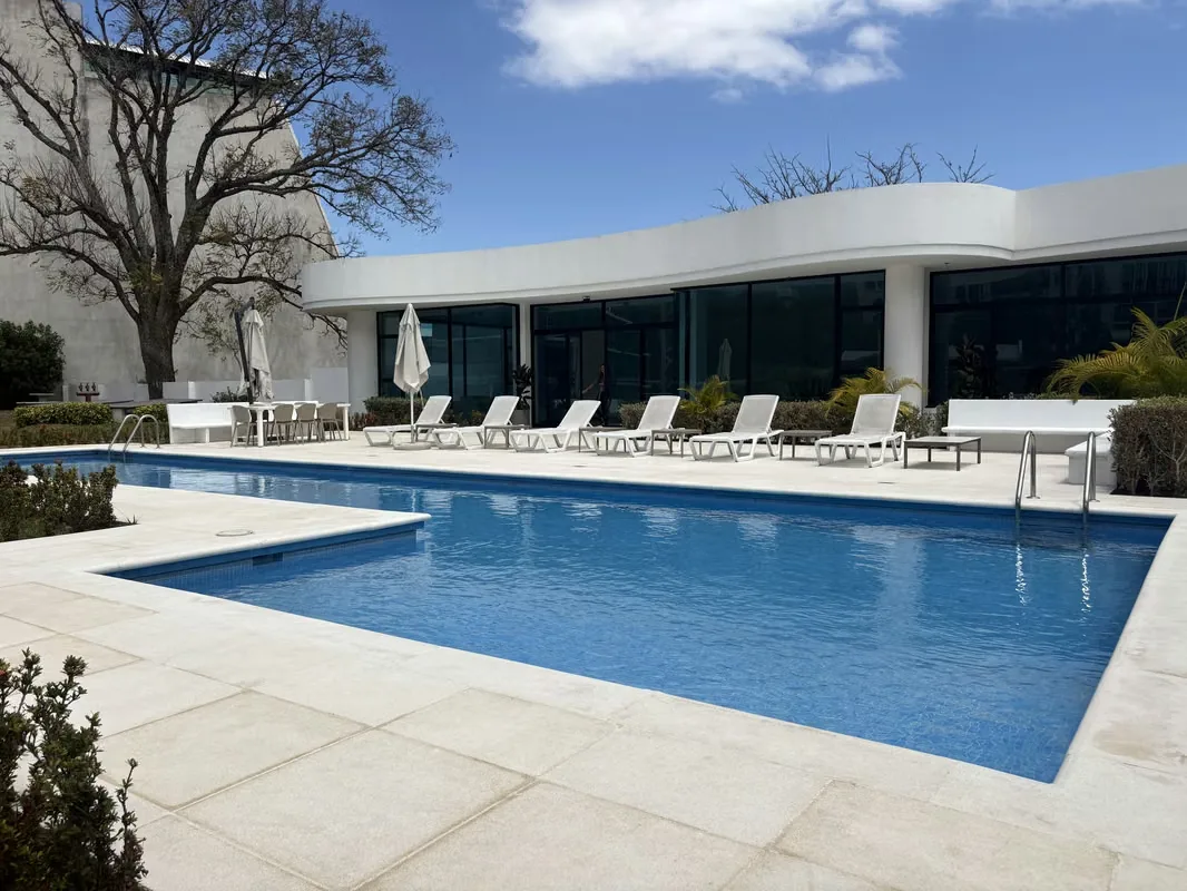 Alquier de hermoso apartamento en Condominio bosques del Café, ubicado en Guachipelín de Escazú, una zona de gran conveniencia, con fácil acceso a la ruta27 o a Lindora, donde ...