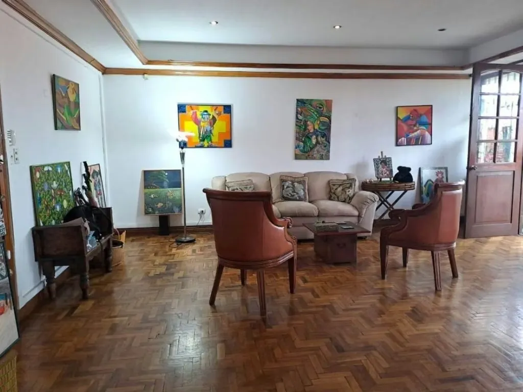 Properties with this level of versatility and prime location are rare. This condominium in the heart of San José is ideal ...