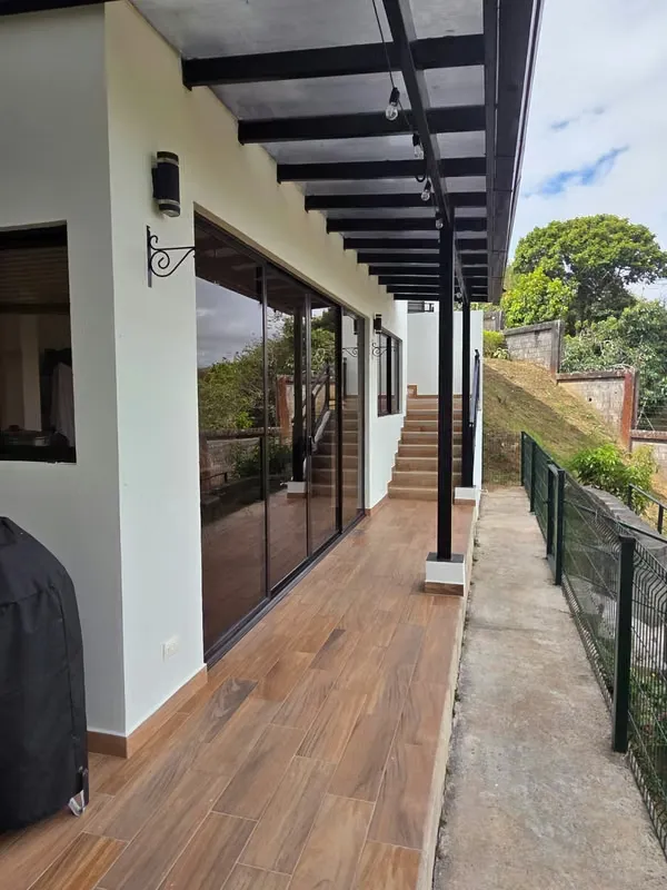 house located near road 32, to 20min to San Jose downtown, with security and amenities, quiet and calm neighborhood. Private access to natural reserve and river. — photo 2
