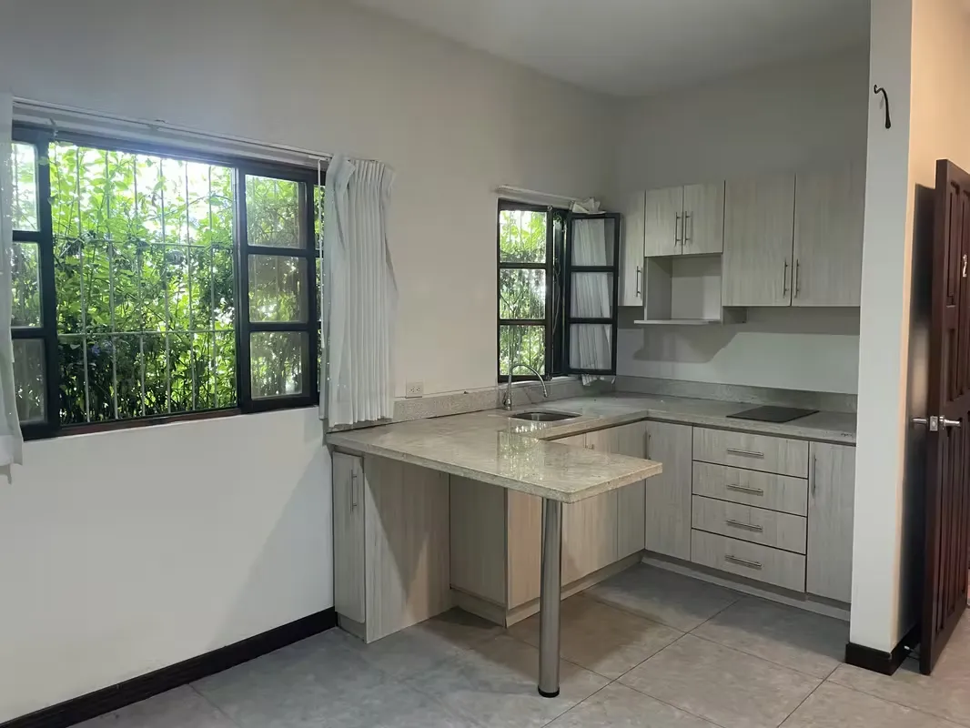 Apartment for rent La Uruca electricity water wifi