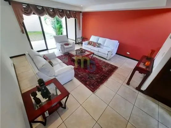 Venta de Casa en Residencial Quizarco, Santo Domingo Heredia