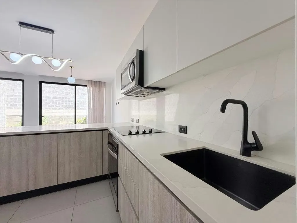 Modern house for sale in Santa Ana Lindora