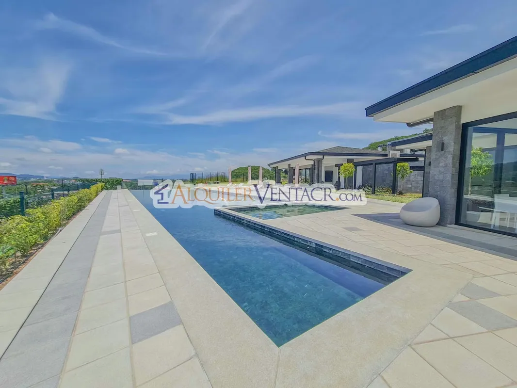 For Sale – Exclusive Lot of 628 m2 in Vista Real Residential, Santa Ana