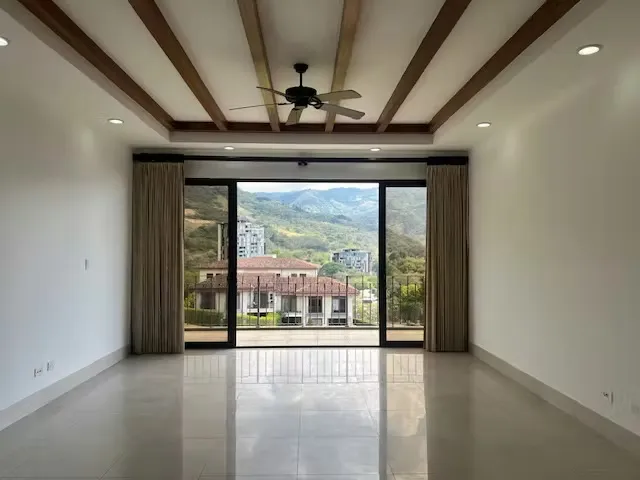 ALQUILER. APARTAMENTO AMPLIO CON VISTA ESPECTACULAR ALTO LAS PALOMAS, SANTA  ANA