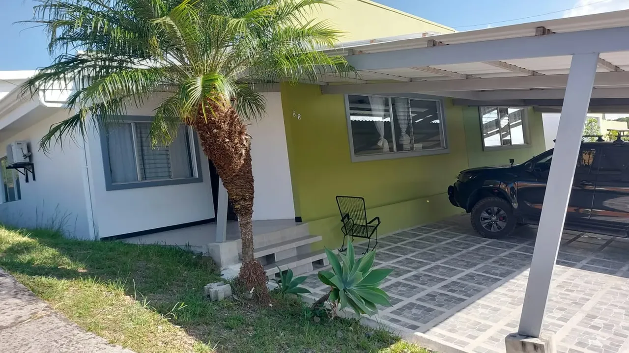 For sale: Property located in Guácima, Alajuela (Calle Sánchez sector). A well-established area with high residential and commercial growth, strategically situated near Parque Viva ...