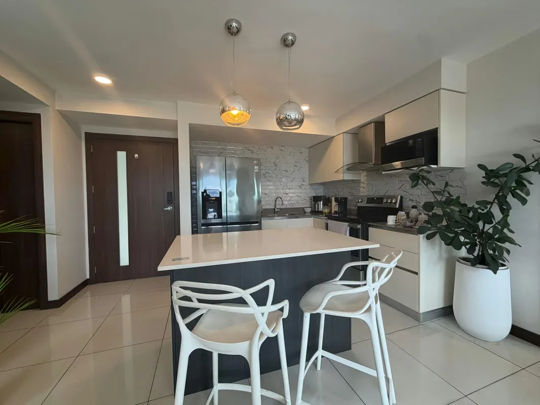FURNISHED APARTMENT FOR RENT IN AZENZA TOWERS, LA URUCA*