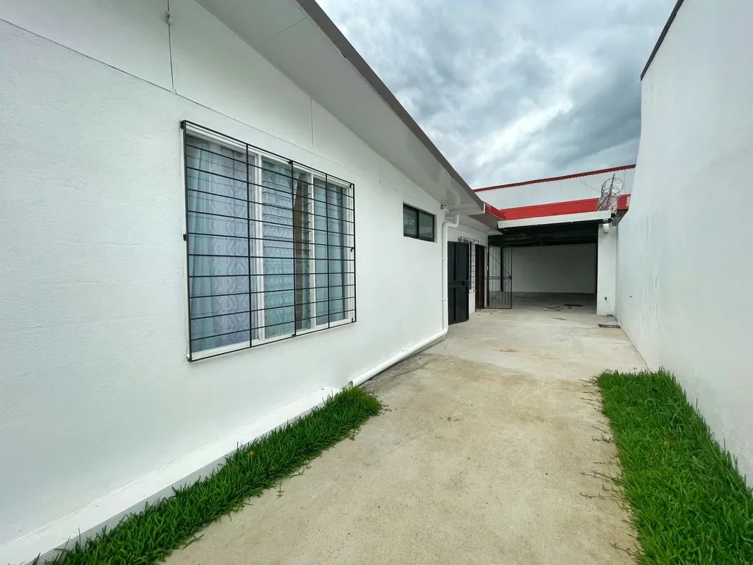 Casa de una planta y jardín con gran potencial en Rohrmoser!! P610