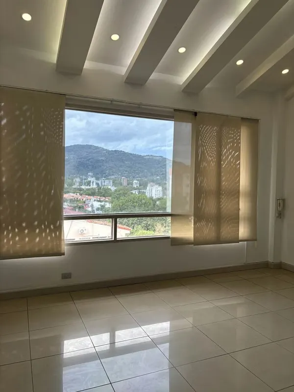 Alquiler y/o venta de Oficinas en Trejos Montealegre, Escazú.
