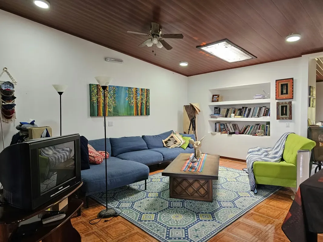 Propiedad con 2 casas en Agua Caliente de Cartago, Cartago