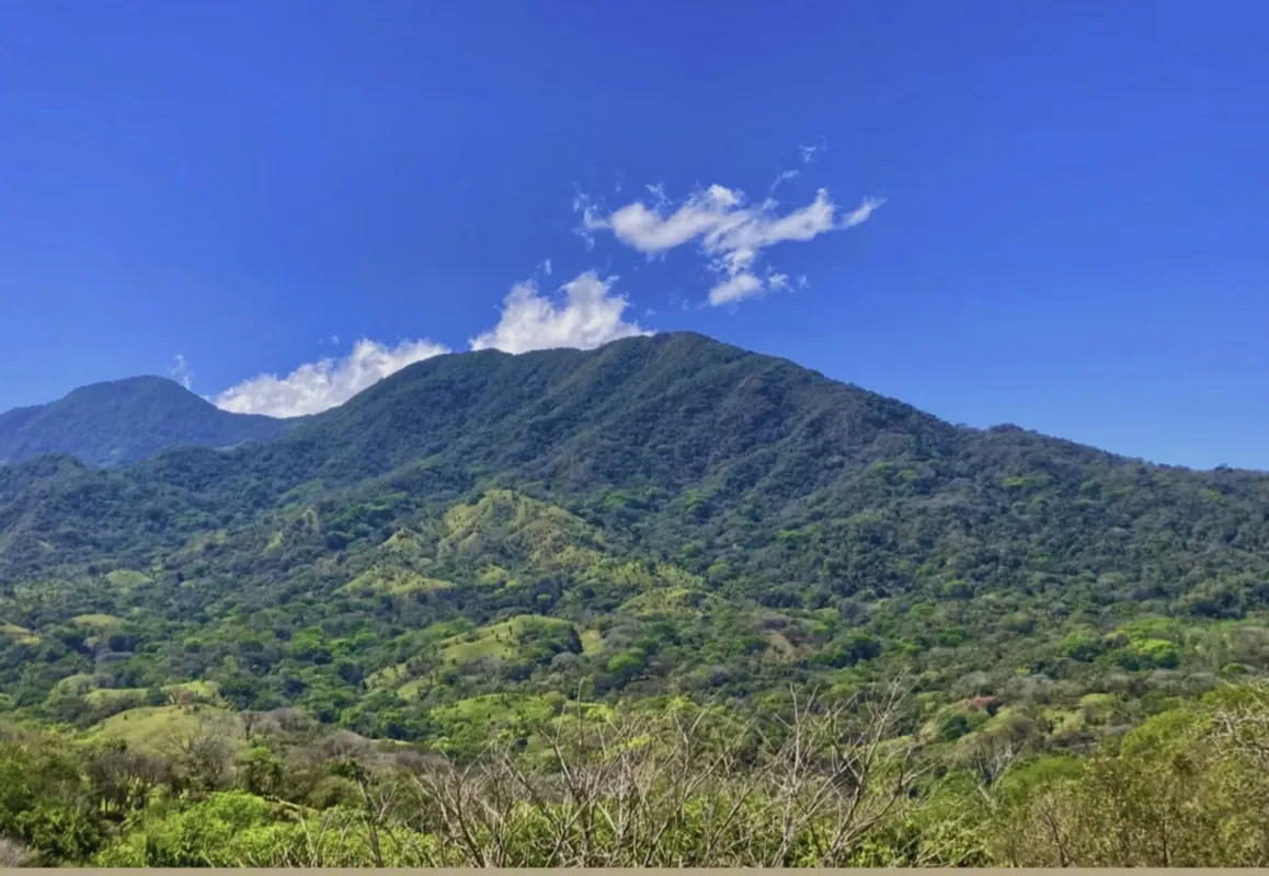 Con una conveniente localización entre San José y el Pacífico, usted puede vivir placenteramente en un lugar ... — photo 4