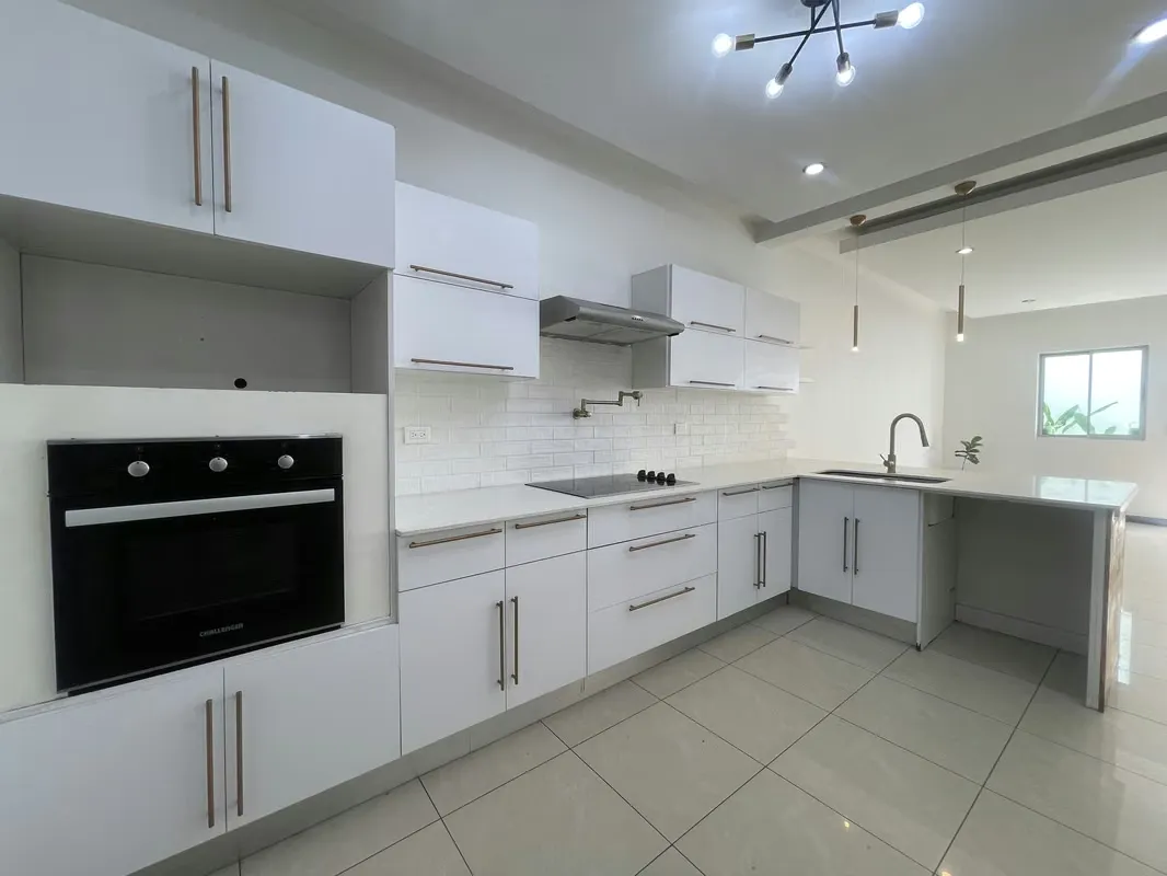 Located in Trejos Montealegre, one of the most convenient residential areas of Escazú. The property is located ...