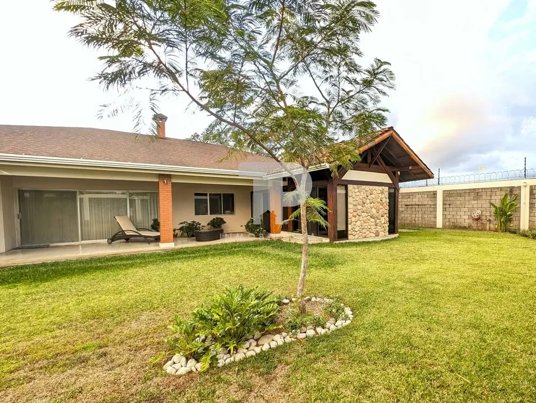 SE VENDE CASA SAN LORENZO DE FLORES HEREDIA CON ZONAS VERDES DE MÁS DE 500 M2 SCG25
