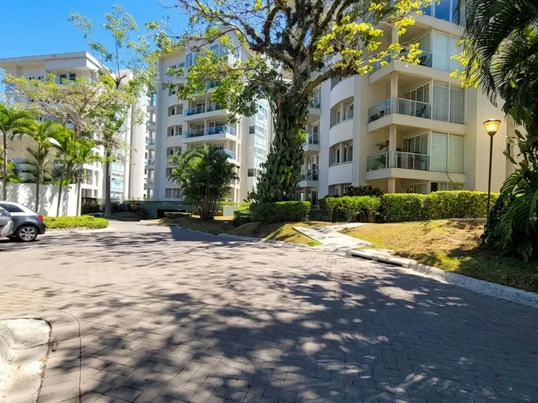 Condominio de lujo en Escazú frente al Country Club