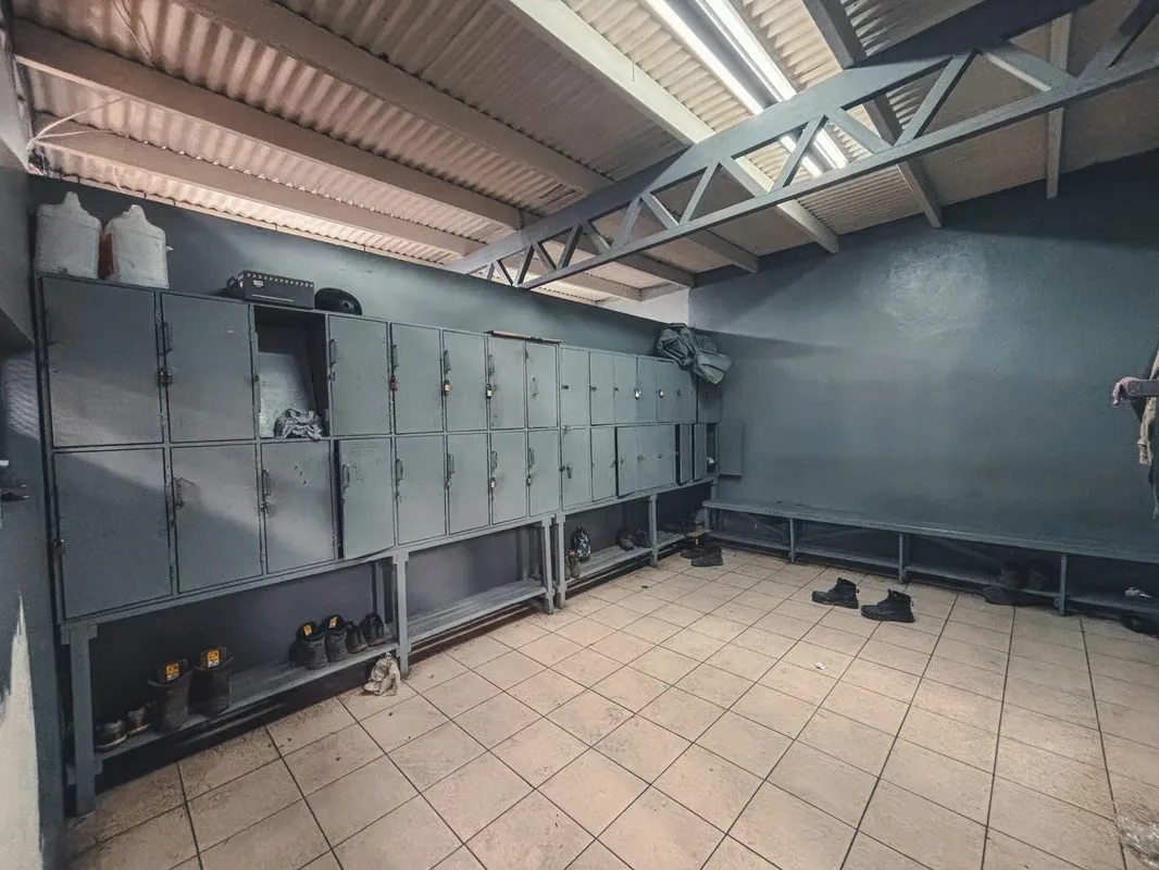 Winery for rent 1,300 m ² - 124; Height 10 m - 124; Triphasic - 124; On main street — photo 3