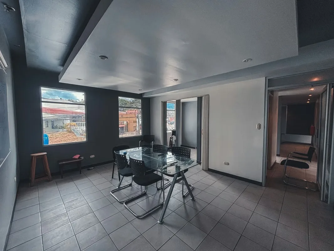 Winery for rent 1,300 m ² - 124; Height 10 m - 124; Triphasic - 124; On main street — photo 5