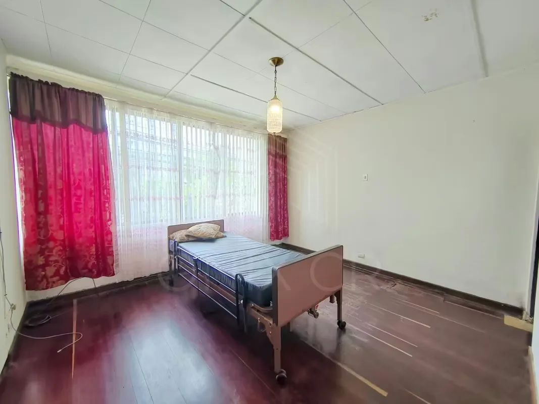 Home Independence for Sale in the Center of San José Cathedral District - With Garden — photo 2