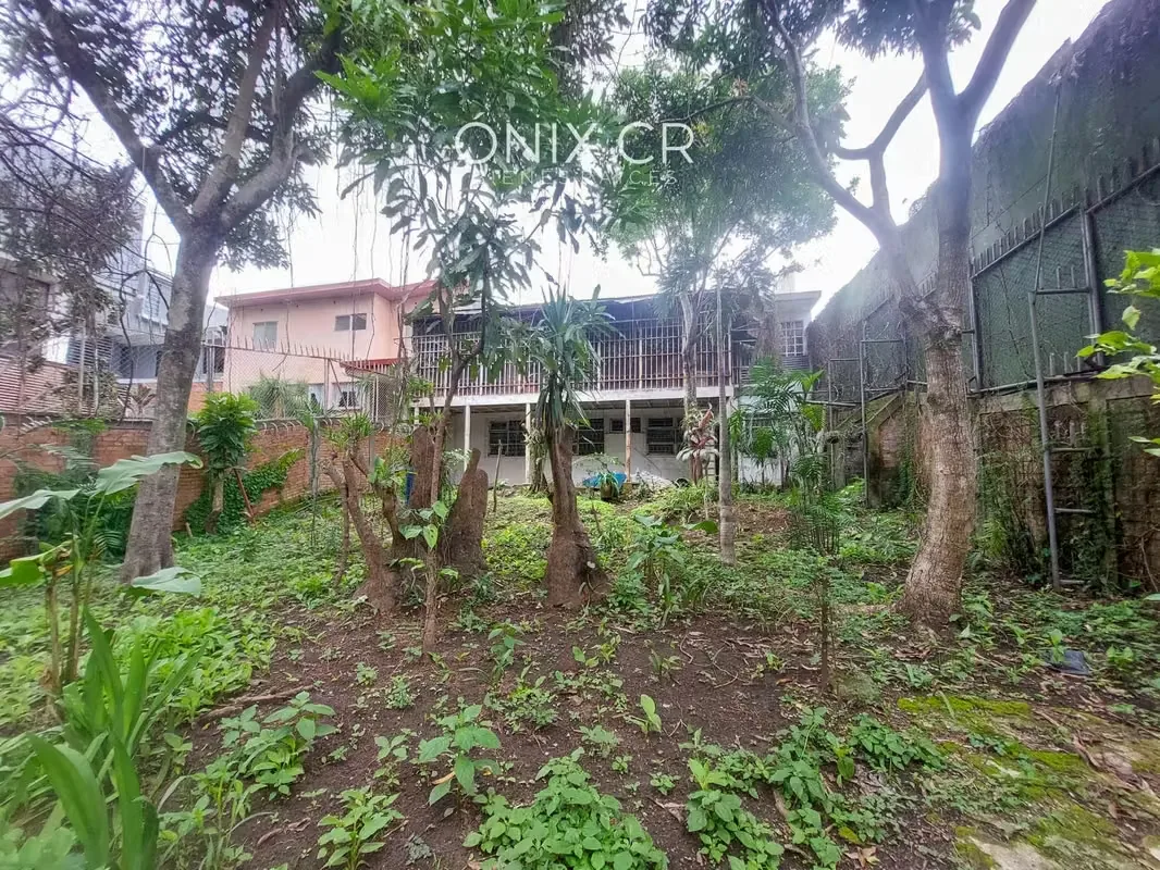 OPPORTUNITY FOR SALE LAND WITH HOUSE IN SAN JOSÉ BARRIO GONZALES LAHMANN