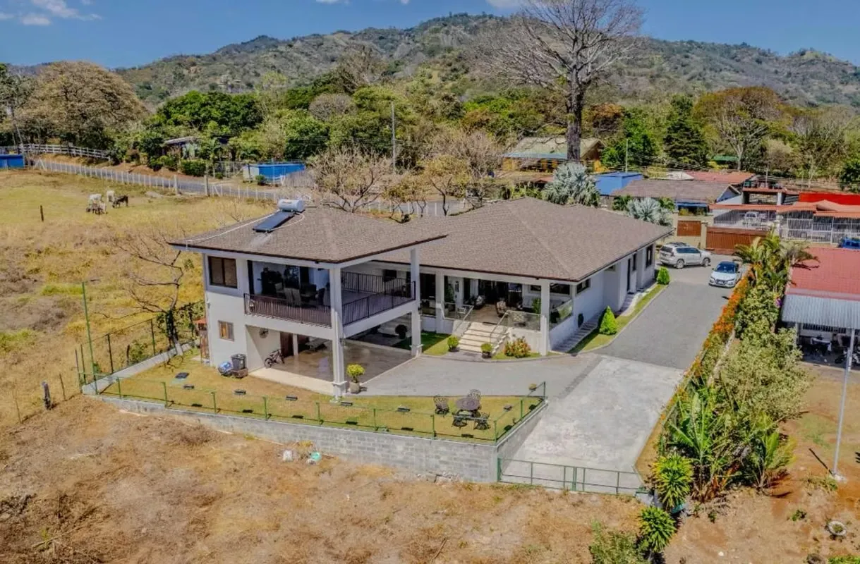 LUXURY HOUSE FOR SALE IN MORAZAN DE ATENAS