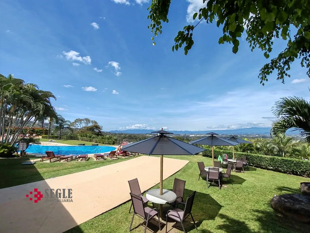 Furnished apartment for rent, Santa Ana, Avalon Country.