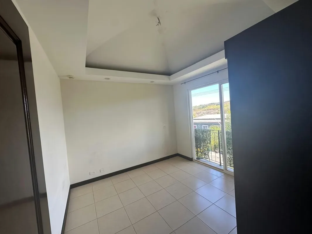 Alquiler de amplio apartamento en Condominio San Vicente Belen cerca Lindora — photo 5