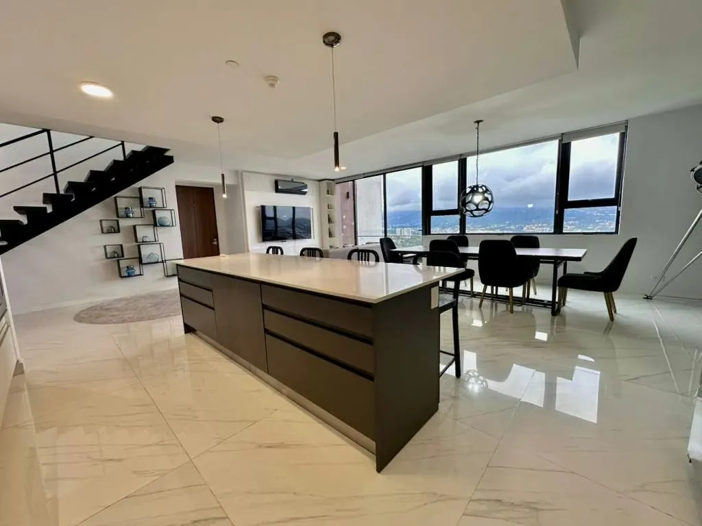 Lujoso y amplio Penthouse en venta, Nunciatura! P167