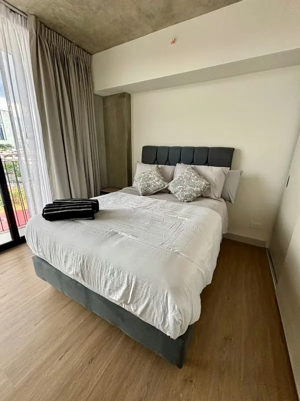 Vive en una de las zonas más exclusivas y céntricas de San José. Este elegante apartamento de 1 habitación en Condominio Babylon, ubicado en Rohrmoser, ofrece comodidad, seguridad y ... — photo 4