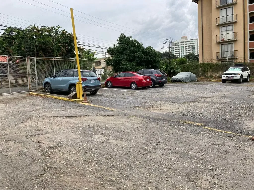 Unique opportunity in San José, La Uruca! We offer you a wide area of 3500 square meters, ideal for investment or development. This land has exceptional features that make it perfect ... — photo 3