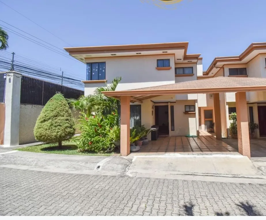HOUSE FOR SALE IN GUACHIPELÍN, ESCAZÚ | SMALL GATED COMMUNITY | 3 BEDROOMS