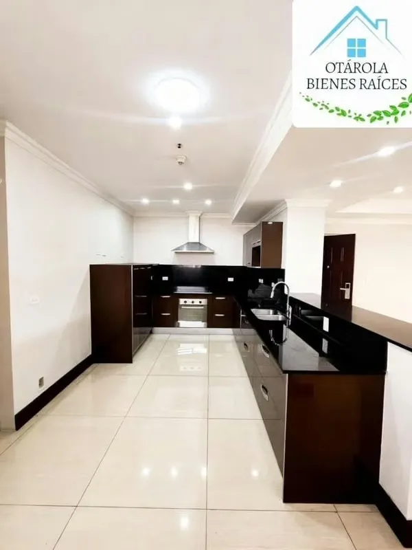 Se alquila apartamento en torres delLago la sabana sur sin muebles