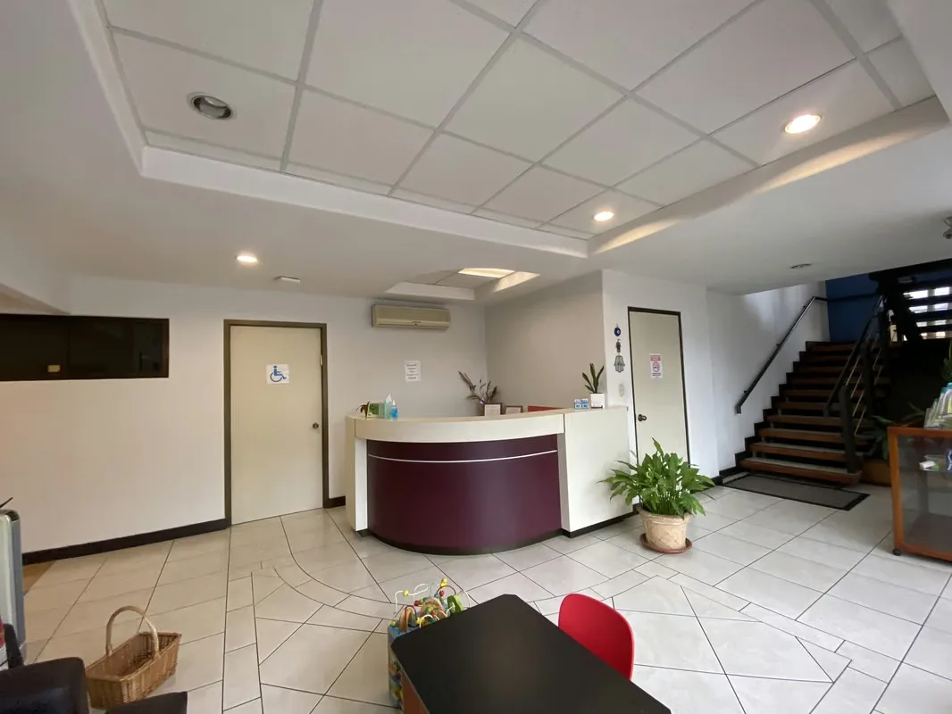 OFFICE FOR RENT IN SABANA OESTE WITH ADDITIONAL SHARED AREA