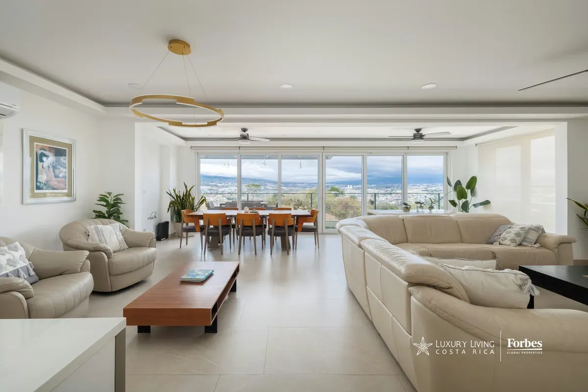 Located in a modern condominium in Guachipelín, Escazú, Skyline House offers a well-balanced combination of solid construction, contemporary finishes, and functional ...