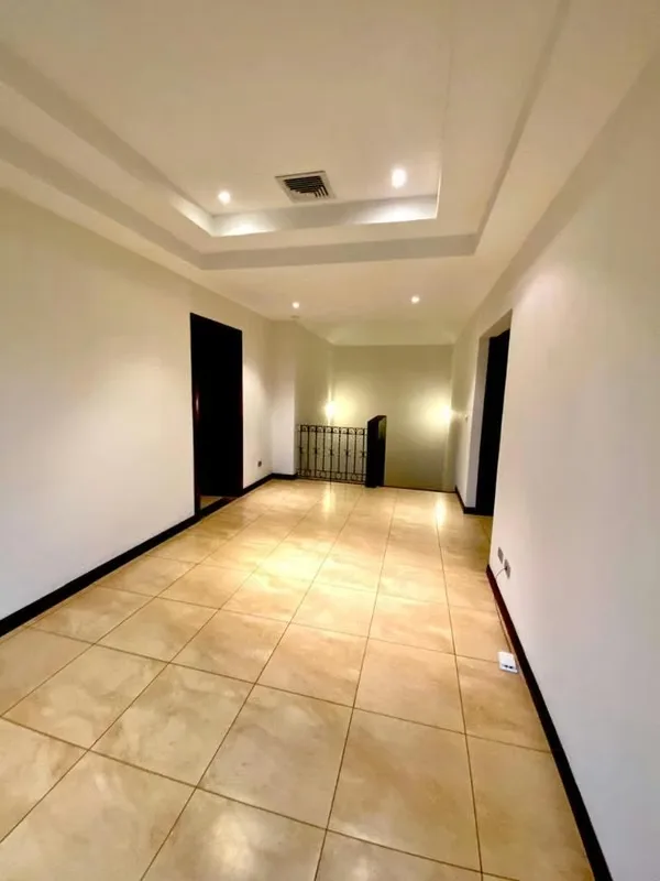 Santa Ana – Beautiful and Spacious Home for Sale Featuring Excellent Finishes