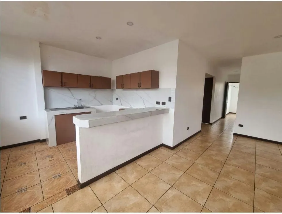 Alquiler de apartamento en San Francisco de 2 Ríos , 2 habitaciones y 1 parqueo ( 2da planta )