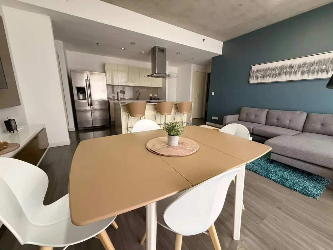 Alquiler de Apartamento en Santa Ana con majestuosa vista. La mejor vista que puedas imaginar es tuya en este apartamento completamente nuevo para estrenar. Rodeado de montaña y rica ...