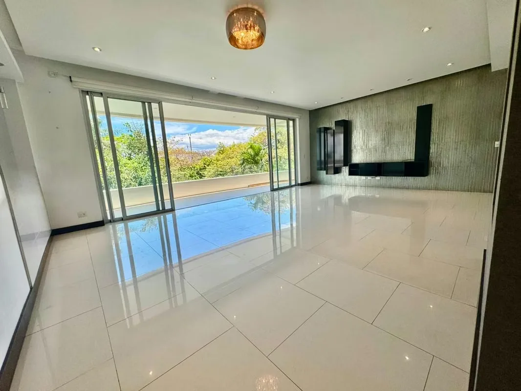 Spectacular contemporary 223 sq m (2,400 sq ft) single-story apartment, strategically located in one of the highest growth areas of Santa Ana. Featuring immediate access to Santa Ana ...