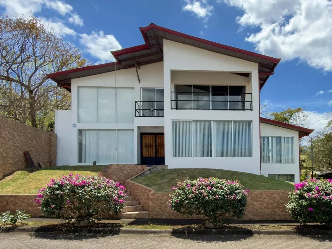 Se vende casa en Atenas -  Residencial El Güizaro