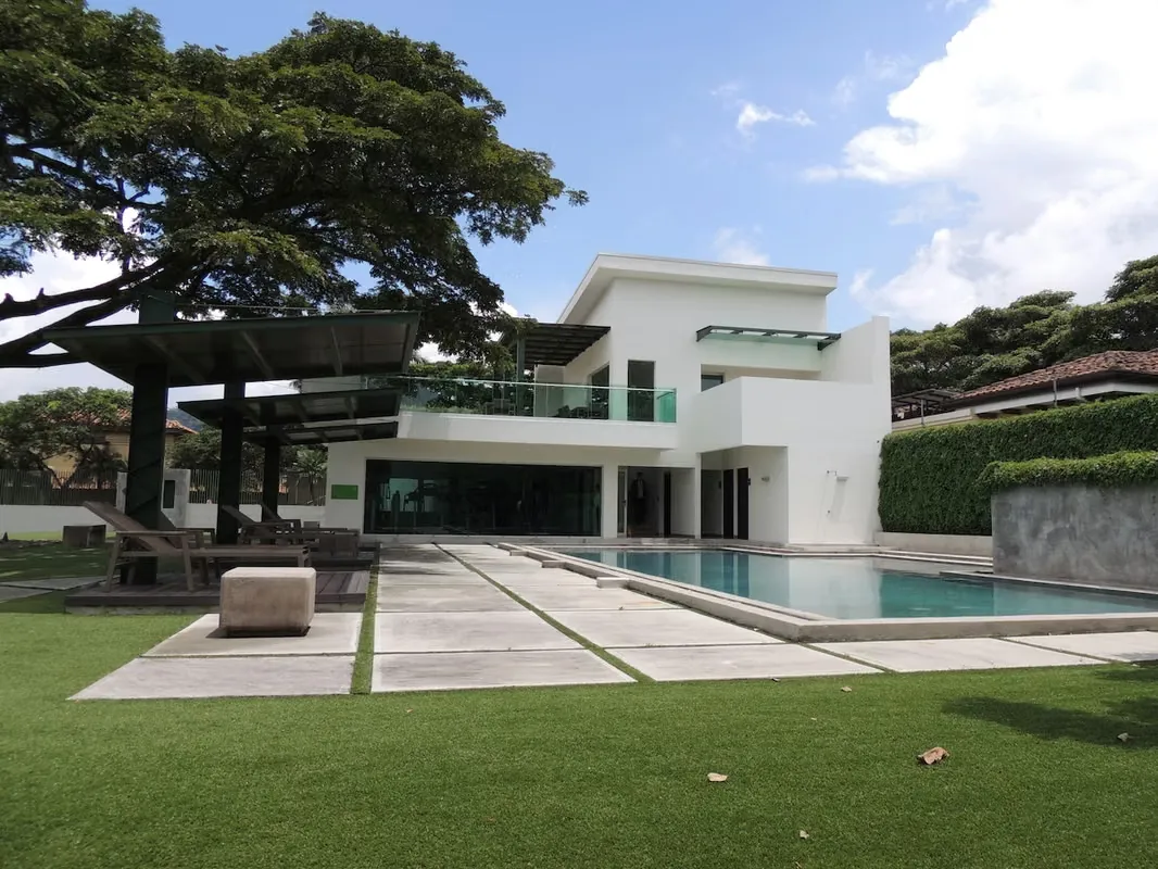 VENTA DE CASA EN CONDOMINIO EN LINDORA PARA INVERSIÓN