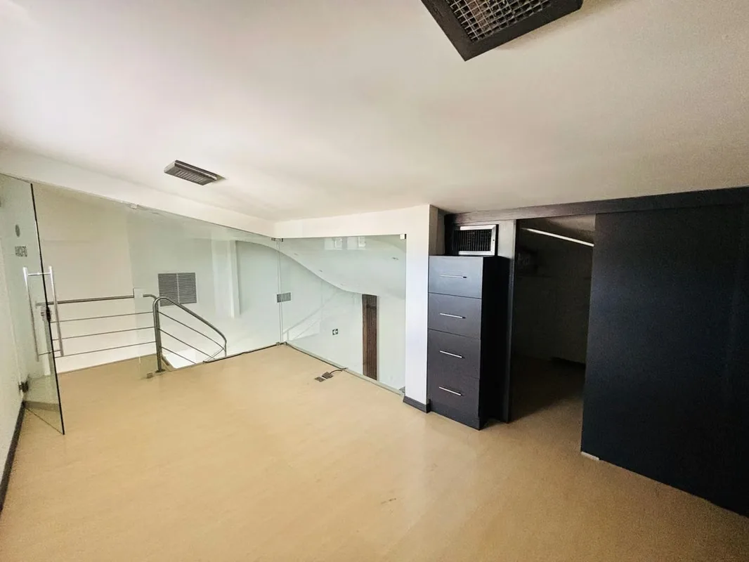 PREMISES FOR SALE FOR RETAIL ON BOULEVARD LINDORA SANTA ANA