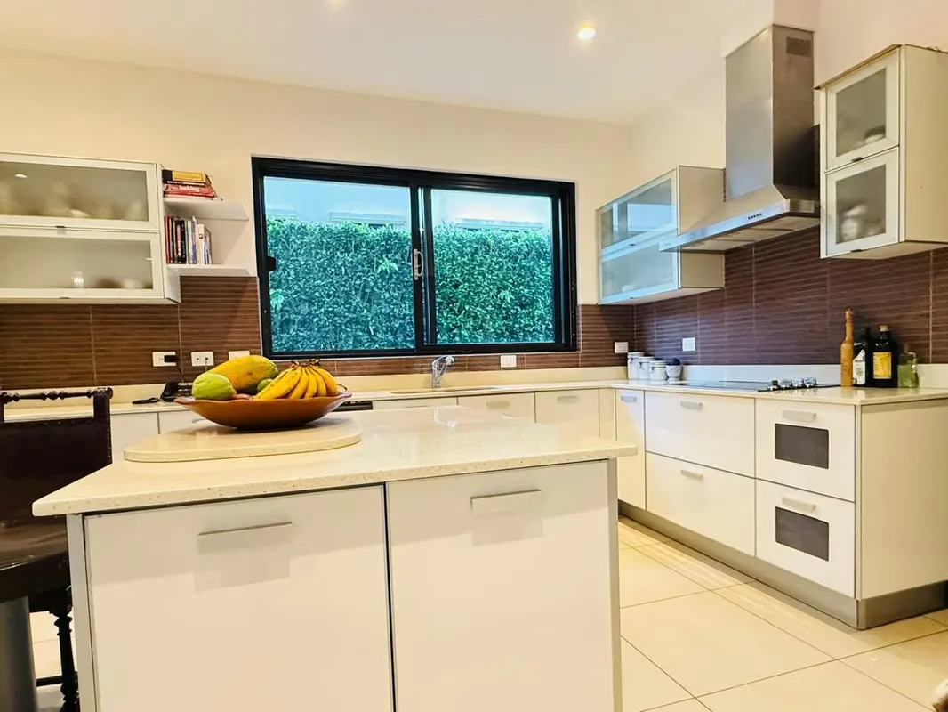 HOUSE FOR SALE IN SANTA ANA, RÍO ORO*