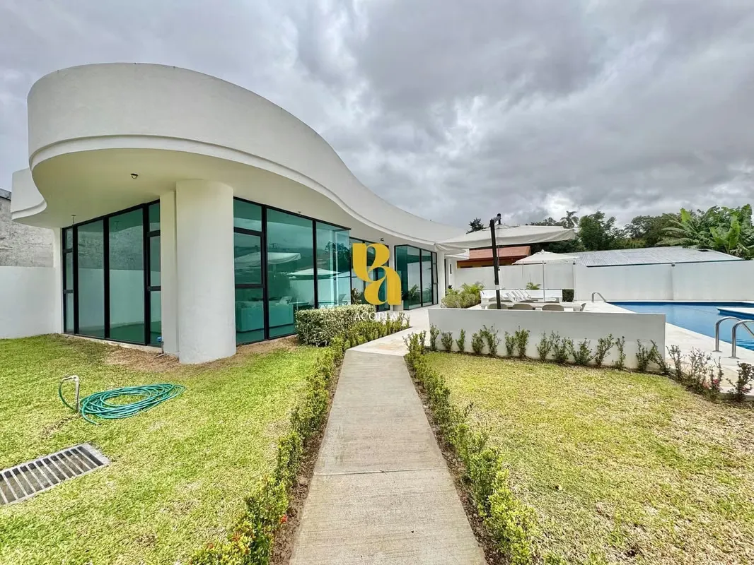 Casa moderna en alquiler con línea blanca – Guachipelín 3-10, Escazú