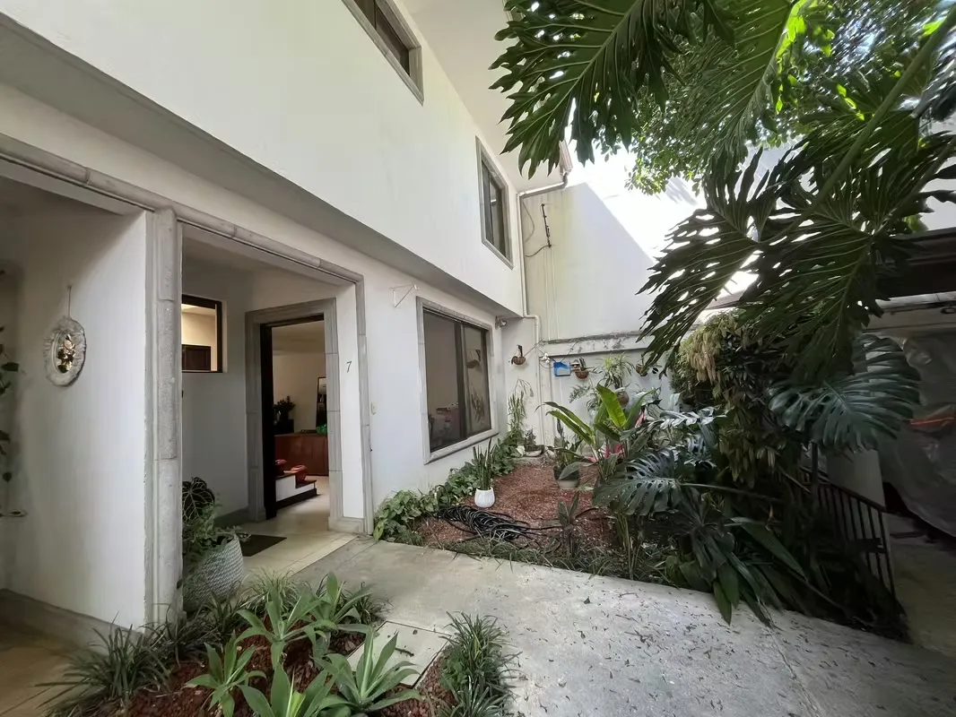 YA... Aproveche comprar en excelente zona de Escazú la casa soñada