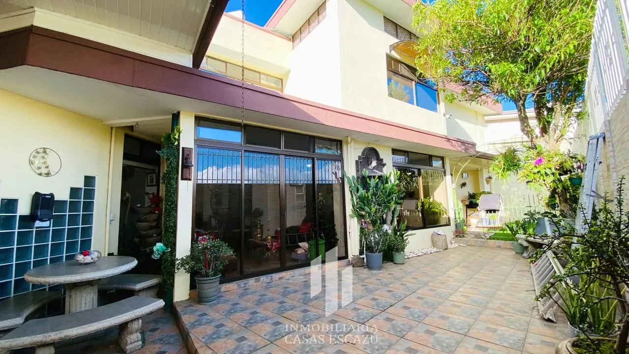 House for Sale in Residencial Pinar del Río, Guachipelín, Escazu