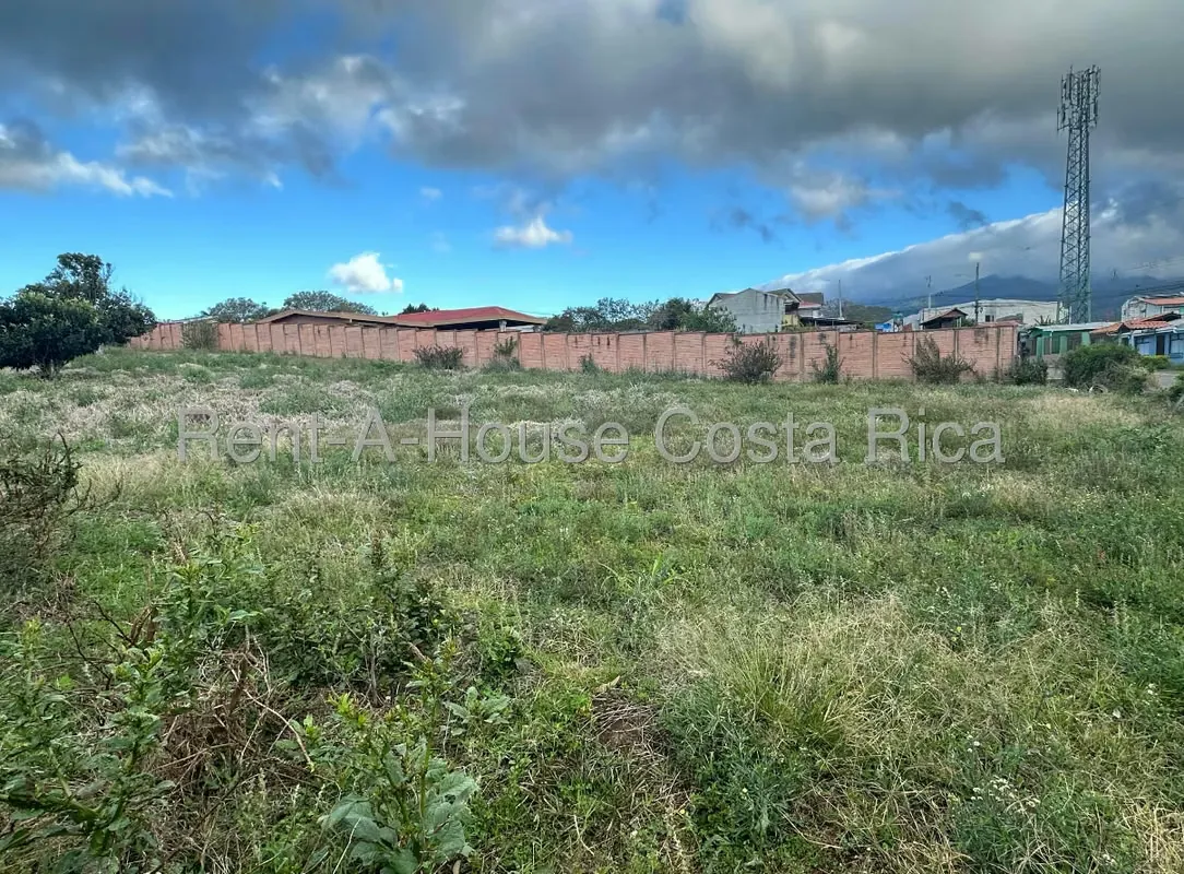 G.A. Se VendeTerreno en San Isidro de Heredia.