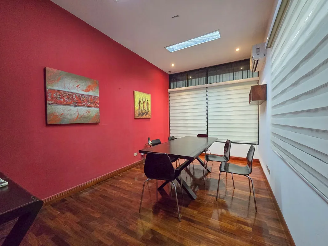 Office space for rent in Sabana Sur with easy access. Located on the 1st floor, it measures a total of 318 m2 of construction, distributed as follows:, photo 3