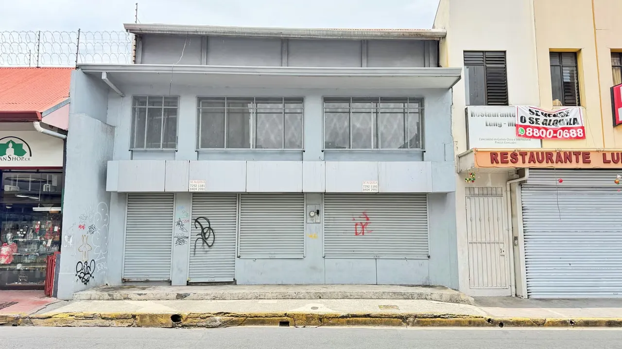 Venta de edificio comercial de 2 niveles, San José. (FE)