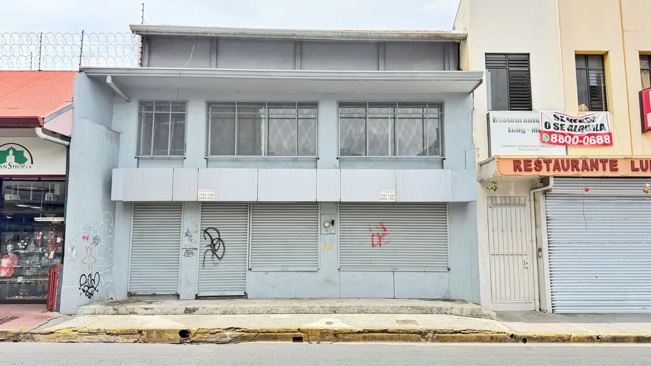 Two-Story Commercial Building for rent, San José. (FE)