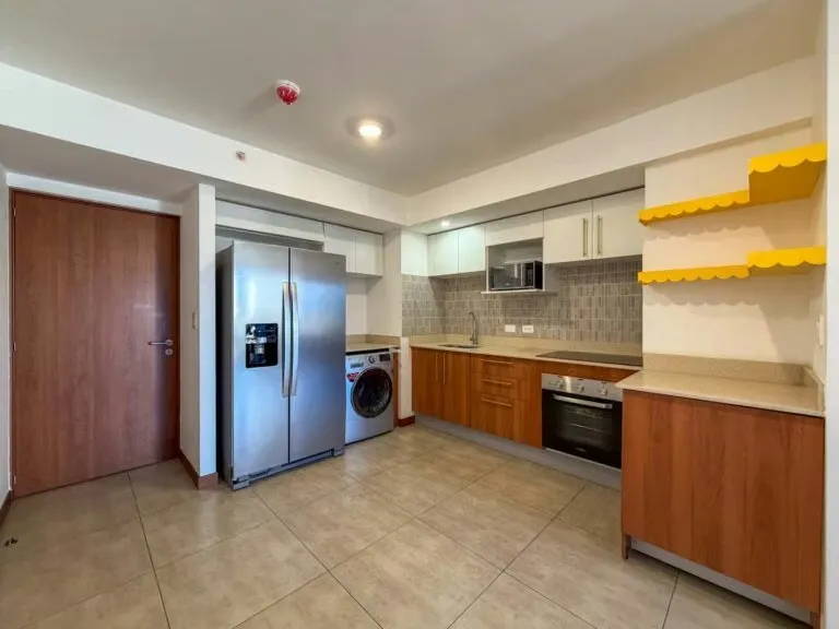 Apartment for Sale in Los Yoses with Balcony and North-Facing View on the 16th Floor